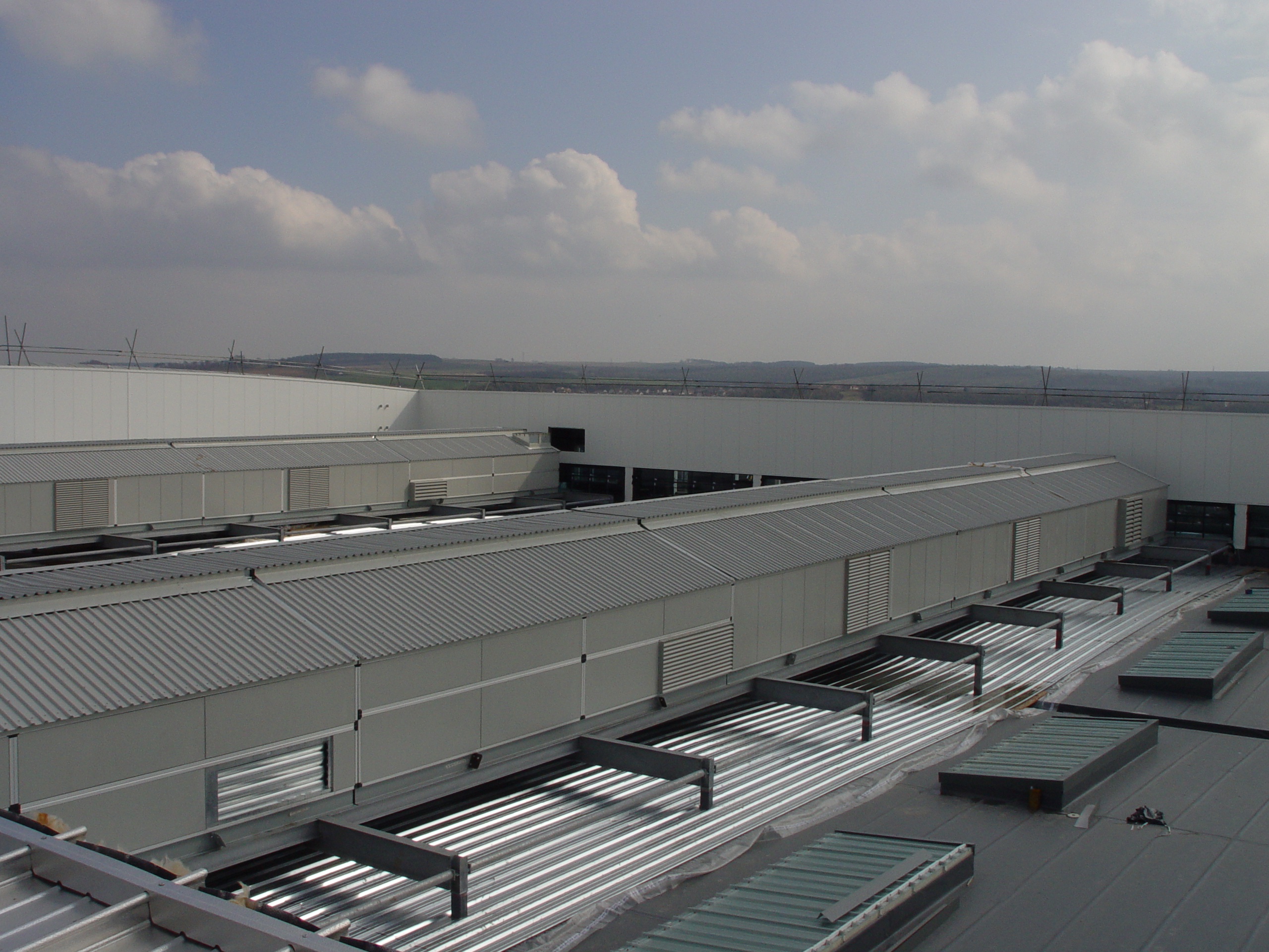 Rooftop Air Handling Unit plantroom installation at OKI — photograph 15