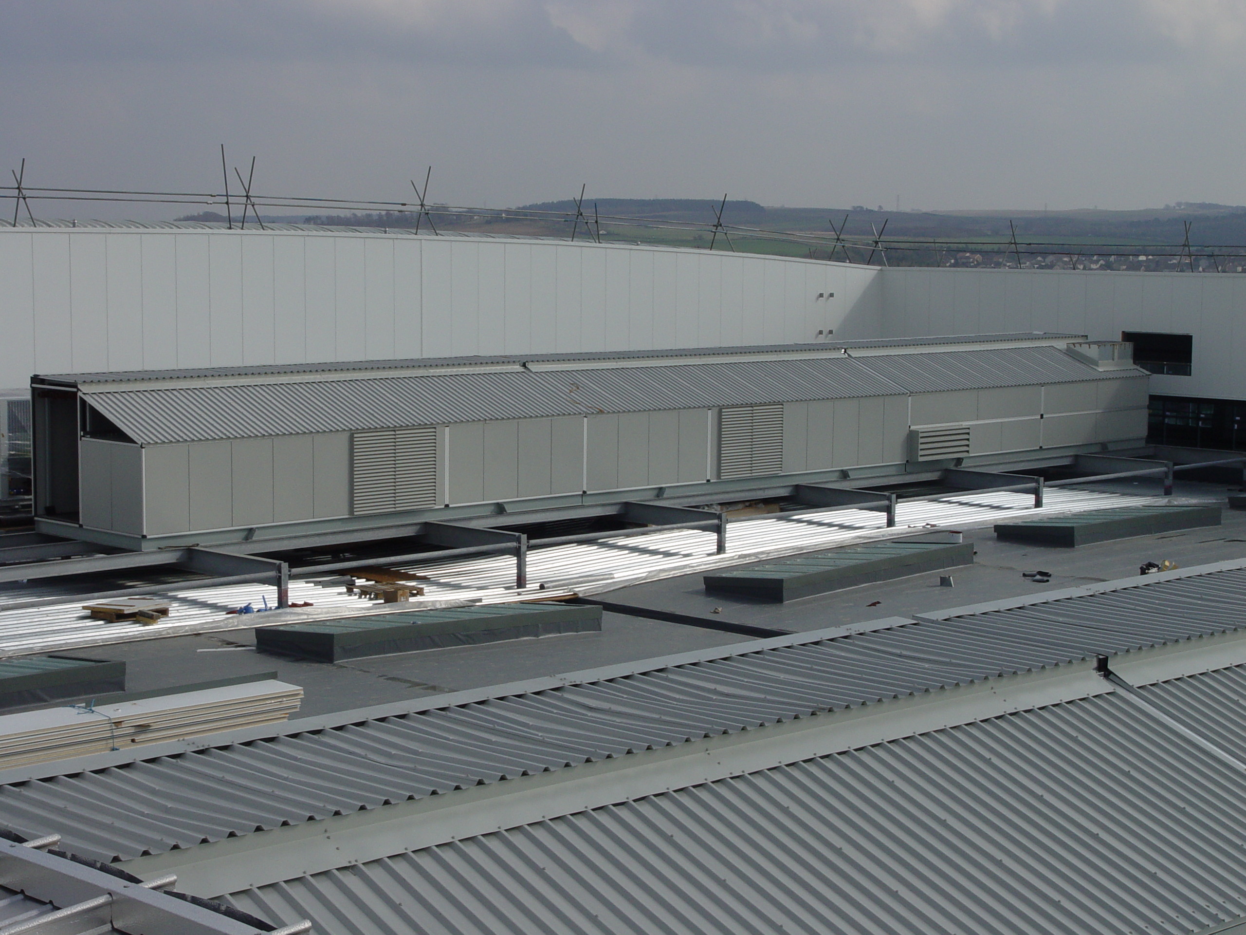 Rooftop Air Handling Unit plantroom installation at OKI — photograph 19
